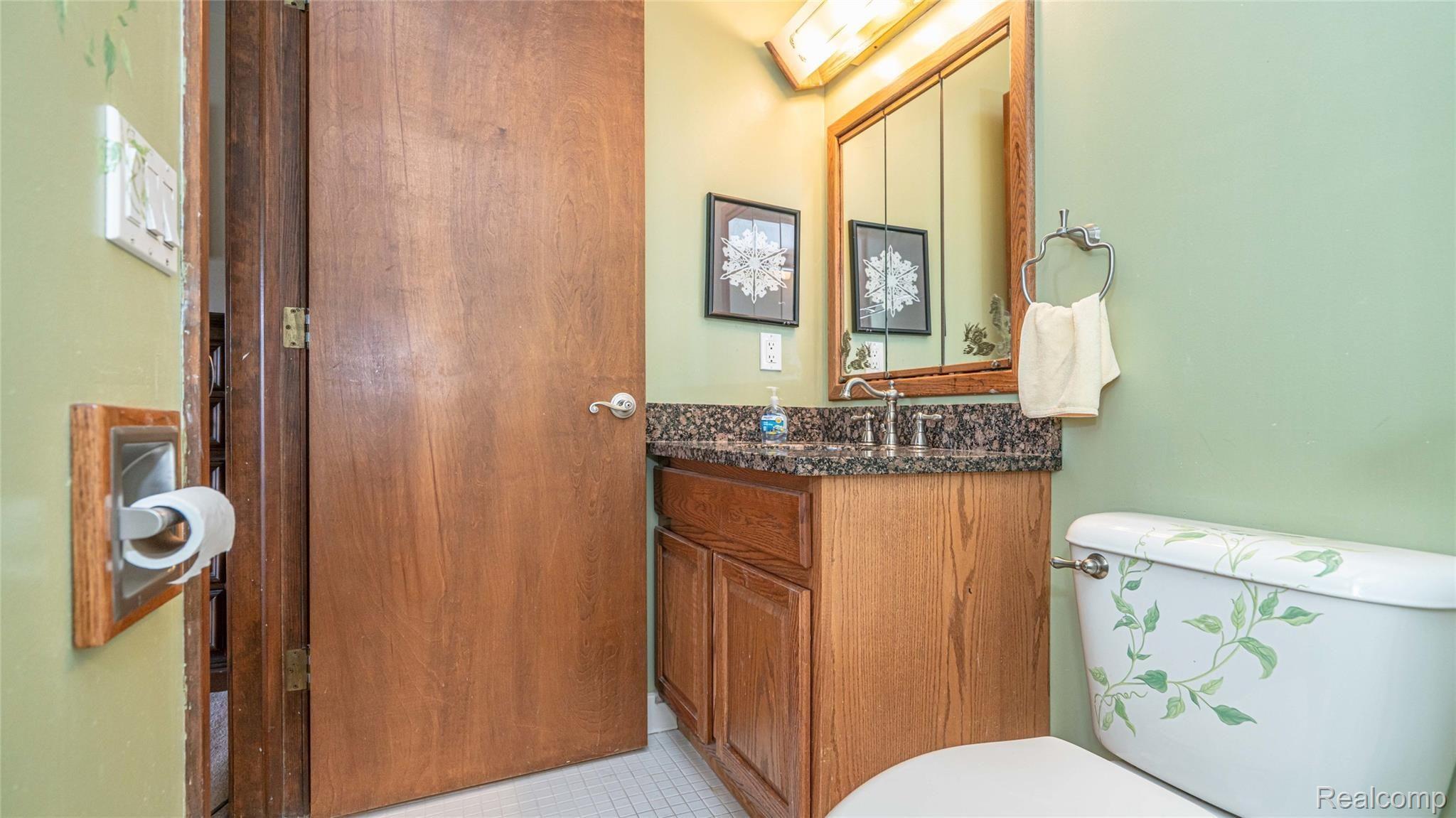 5330 Inverrary Lane Commerce Township, MI 48382 - Photo 66 of 76 Master bathroom.