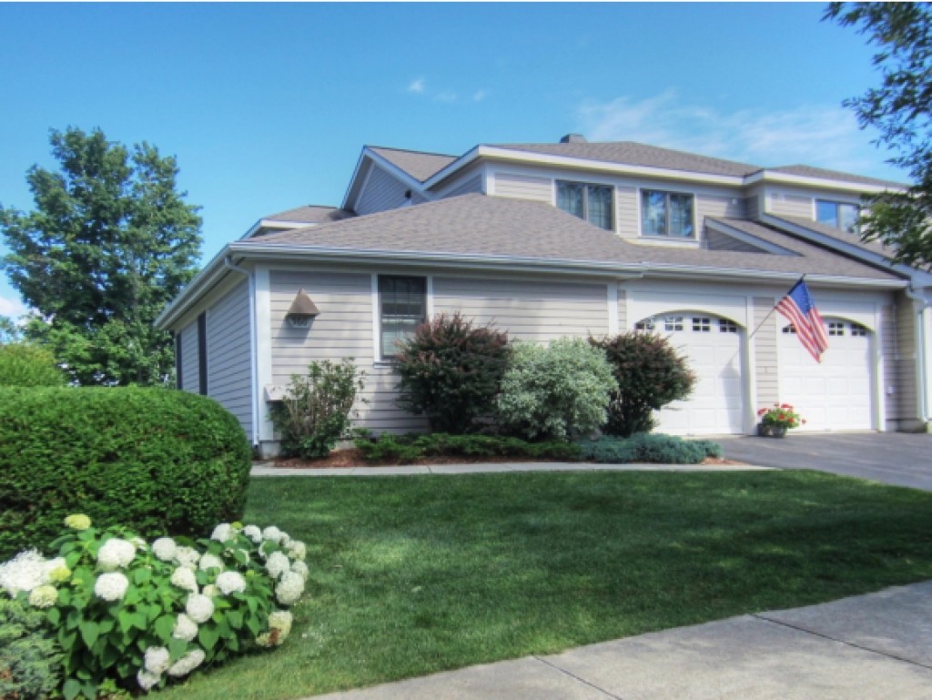 560 Golf Course Road, Unit 560 South Burlington, VT 05403 - Photo 1 of 33