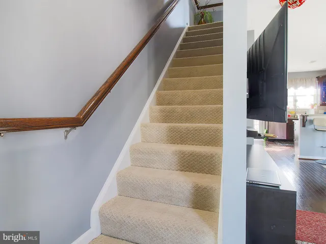 a view of entryway and hall