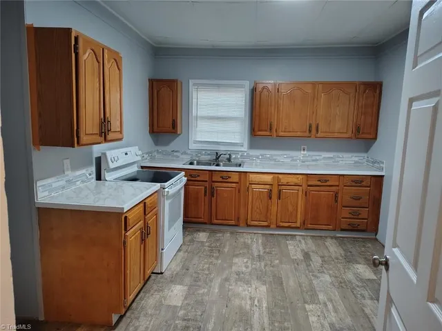 $160,000 | 1414 East Green Drive, High Point, NC 27260