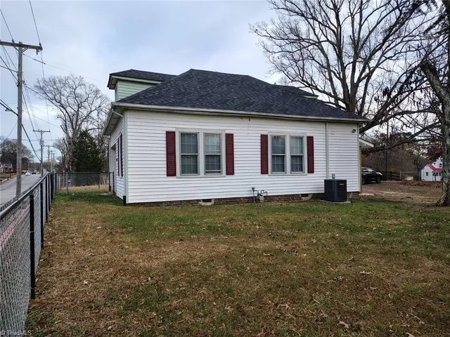 $160,000 | 1414 East Green Drive, High Point, NC 27260