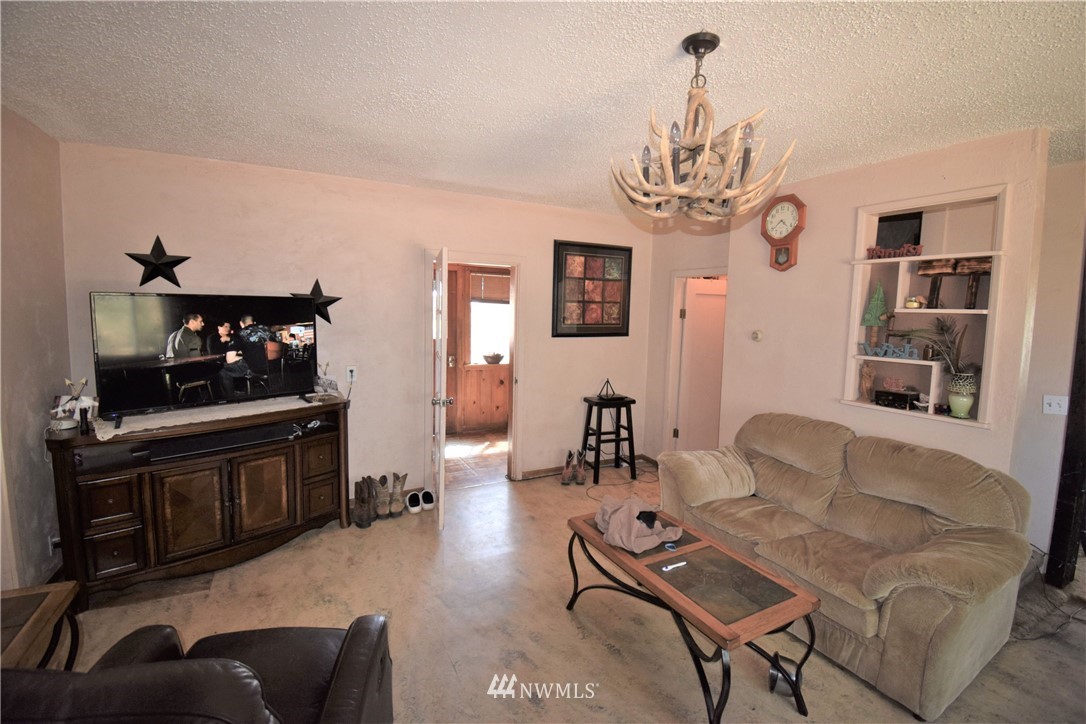 230 North Division Road Waterville, WA 98858 - Photo 12 of 40
