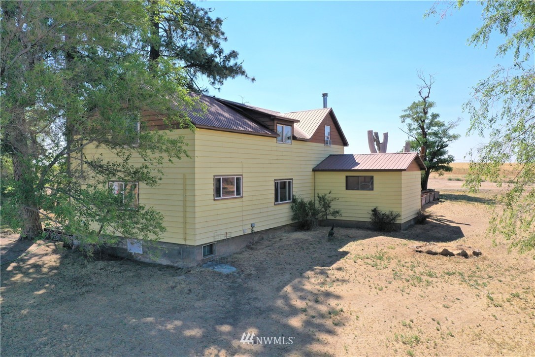 230 North Division Road Waterville, WA 98858 - Photo 4 of 40
