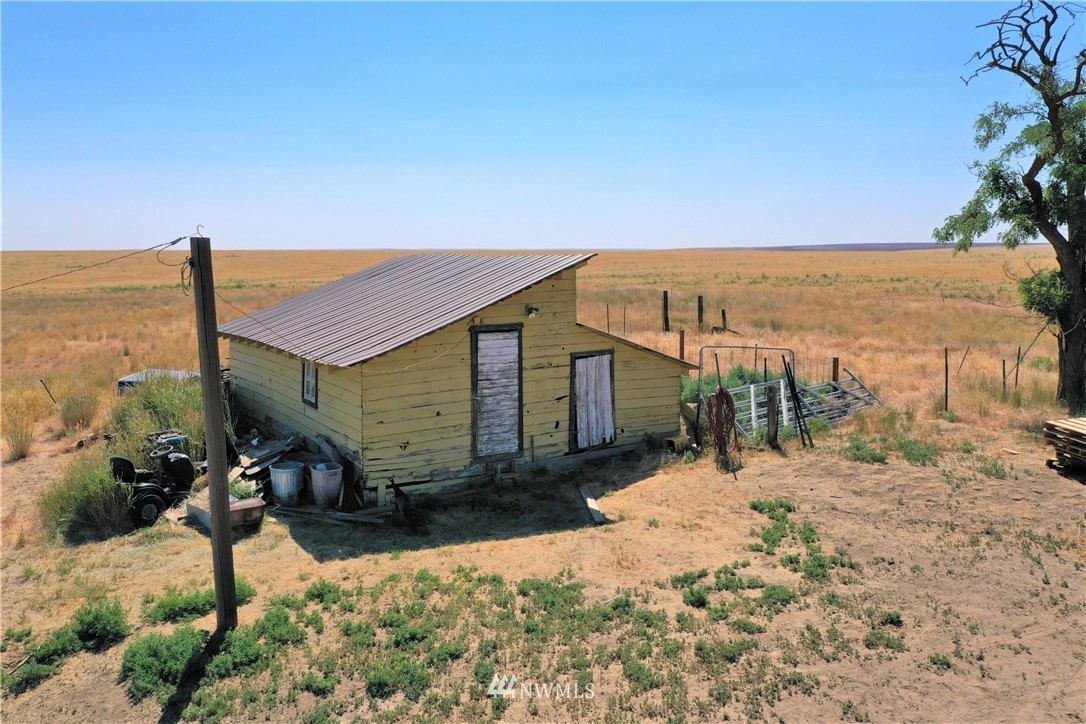 230 North Division Road Waterville, WA 98858 - Photo 35 of 40
