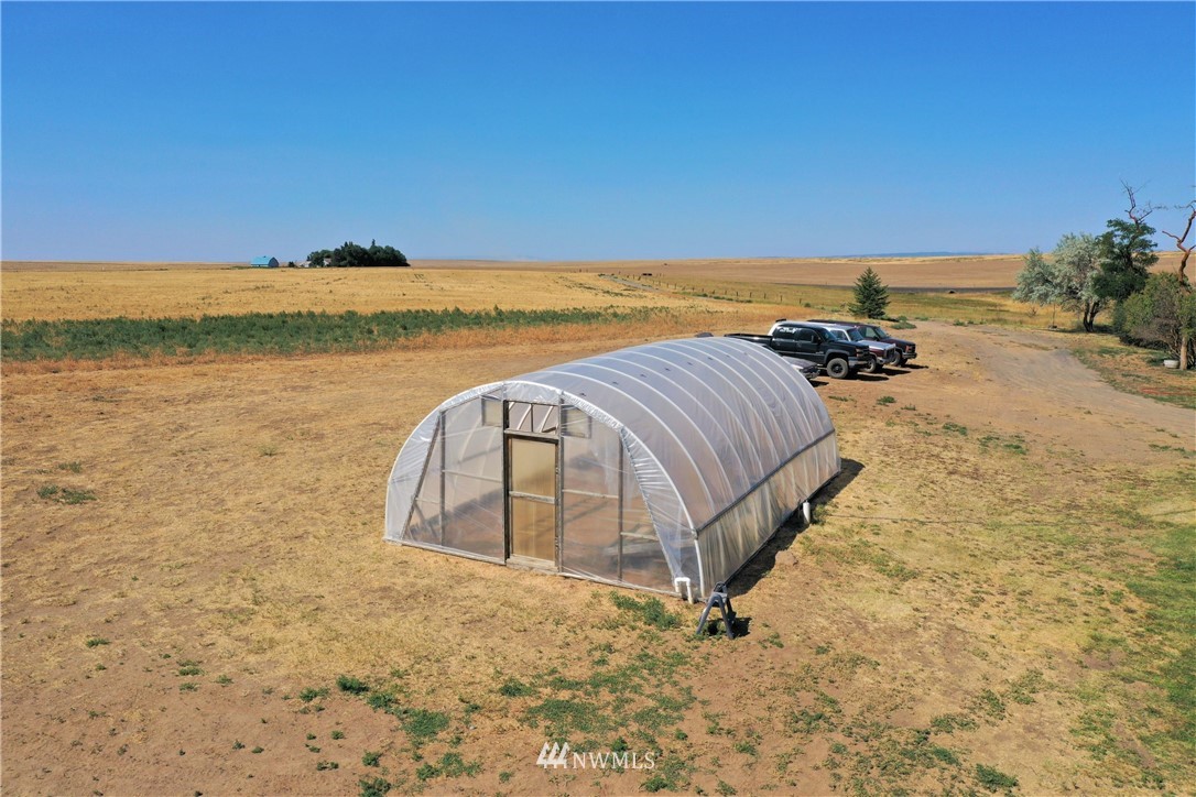 230 North Division Road Waterville, WA 98858 - Photo 38 of 40