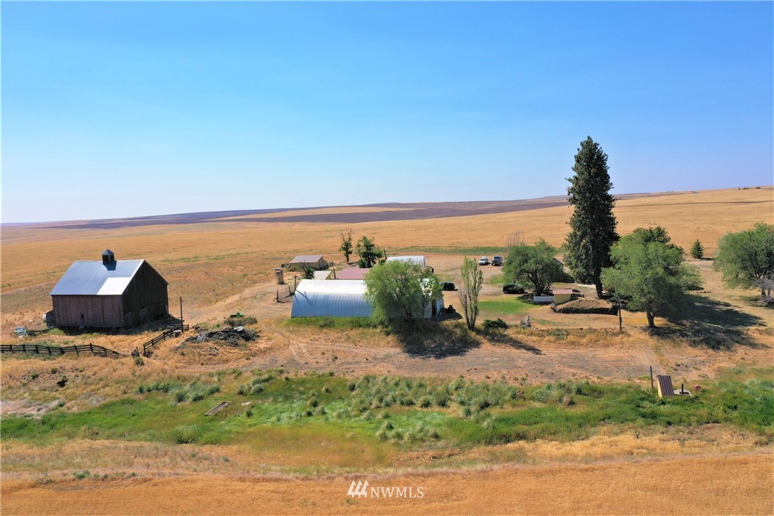 230 North Division Road Waterville, WA 98858 - Photo 6 of 40
