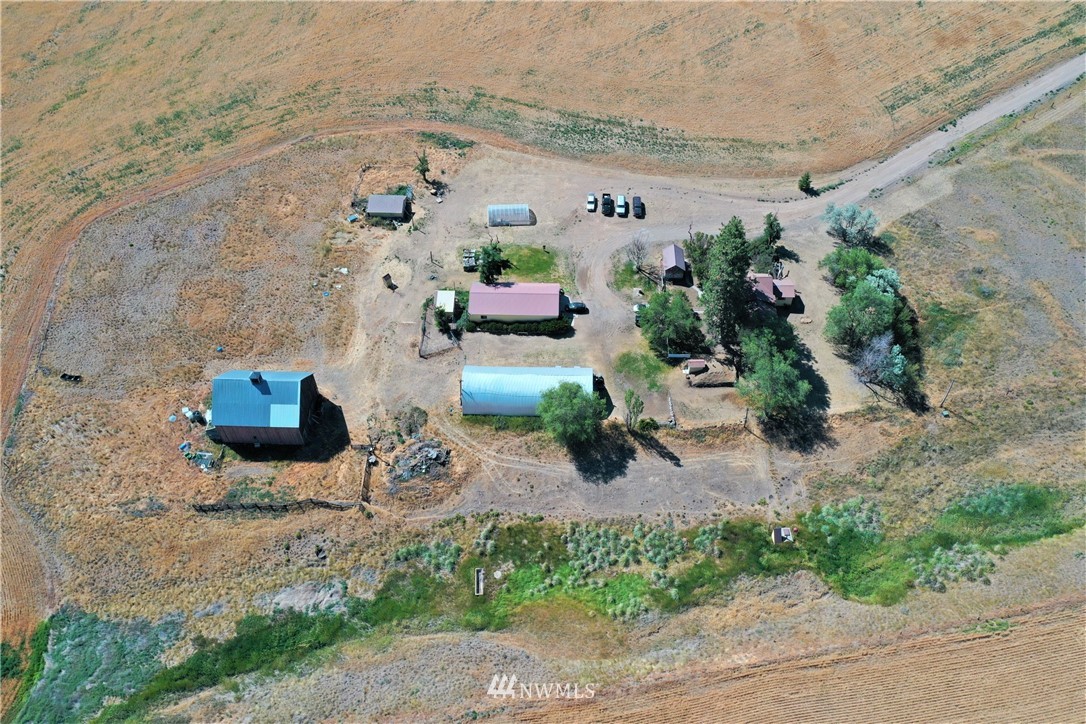 230 North Division Road Waterville, WA 98858 - Photo 7 of 40