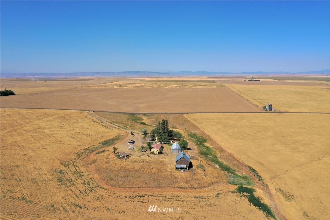 230 North Division Road Waterville, WA 98858 - Photo 10 of 40
