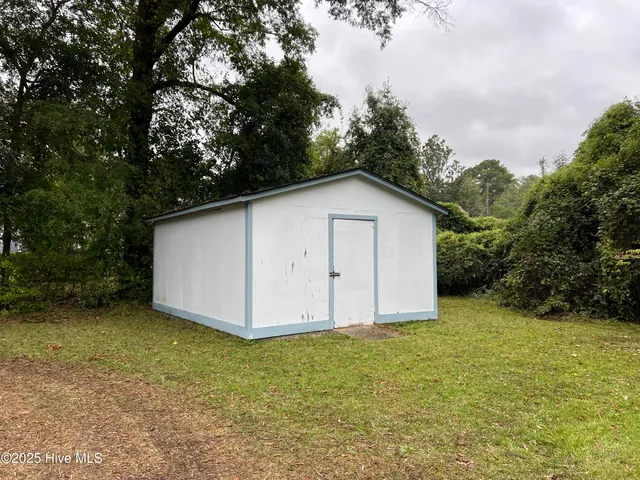 $75,000 | 306 Woodlawn Drive, Kinston, NC 28501