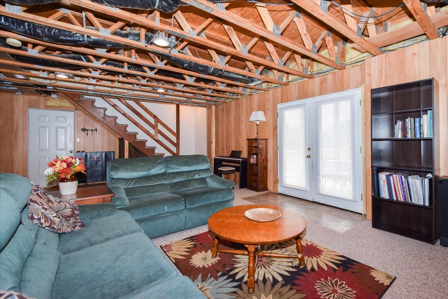 1535 Mountain View Road Vinton, VA 24179 - Photo 13 of 20 a living room with furniture and a wooden floor