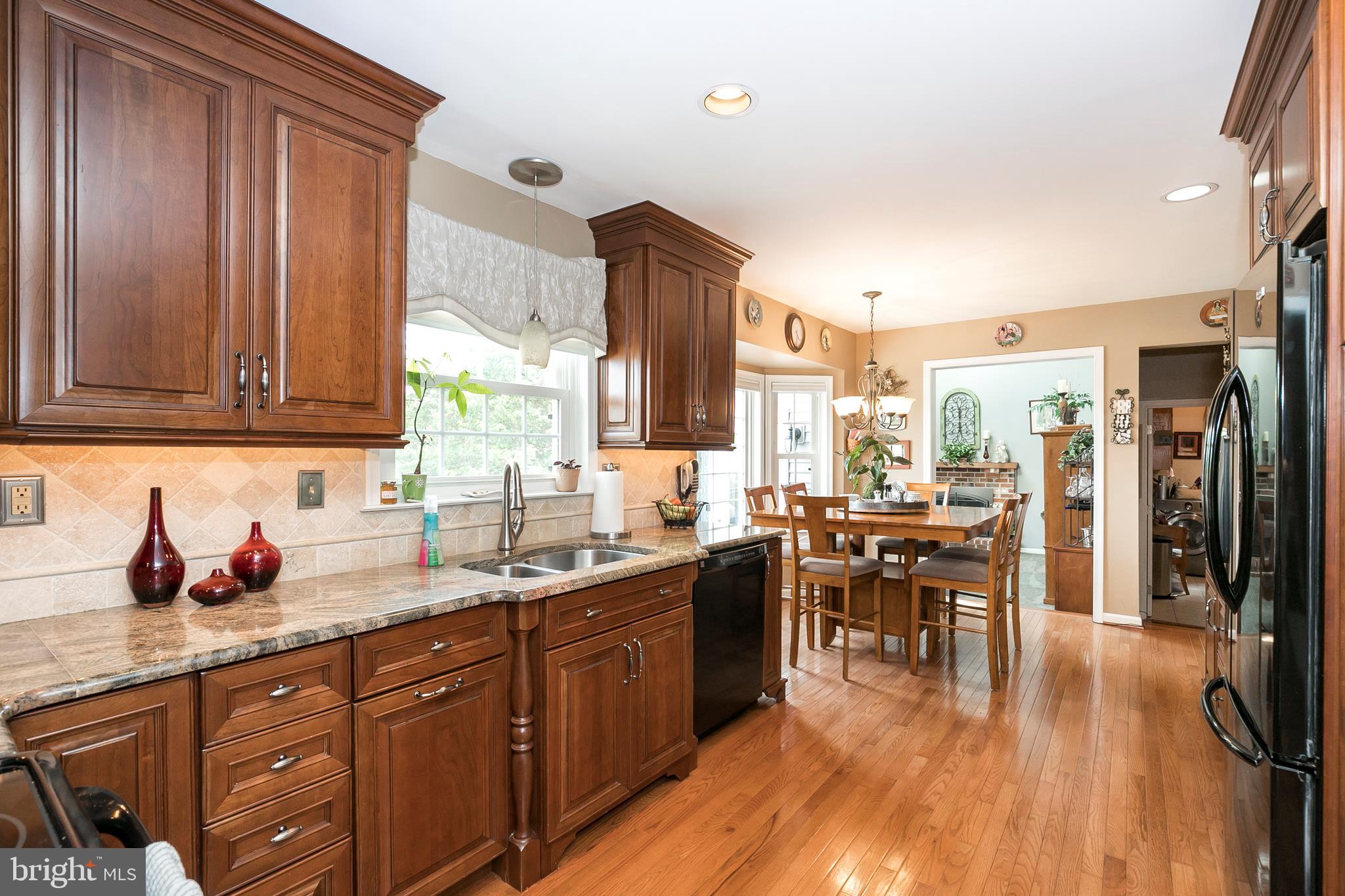 220 Ravenwood Road Exton, PA 19341 - Photo 22 of 41 Kitchen