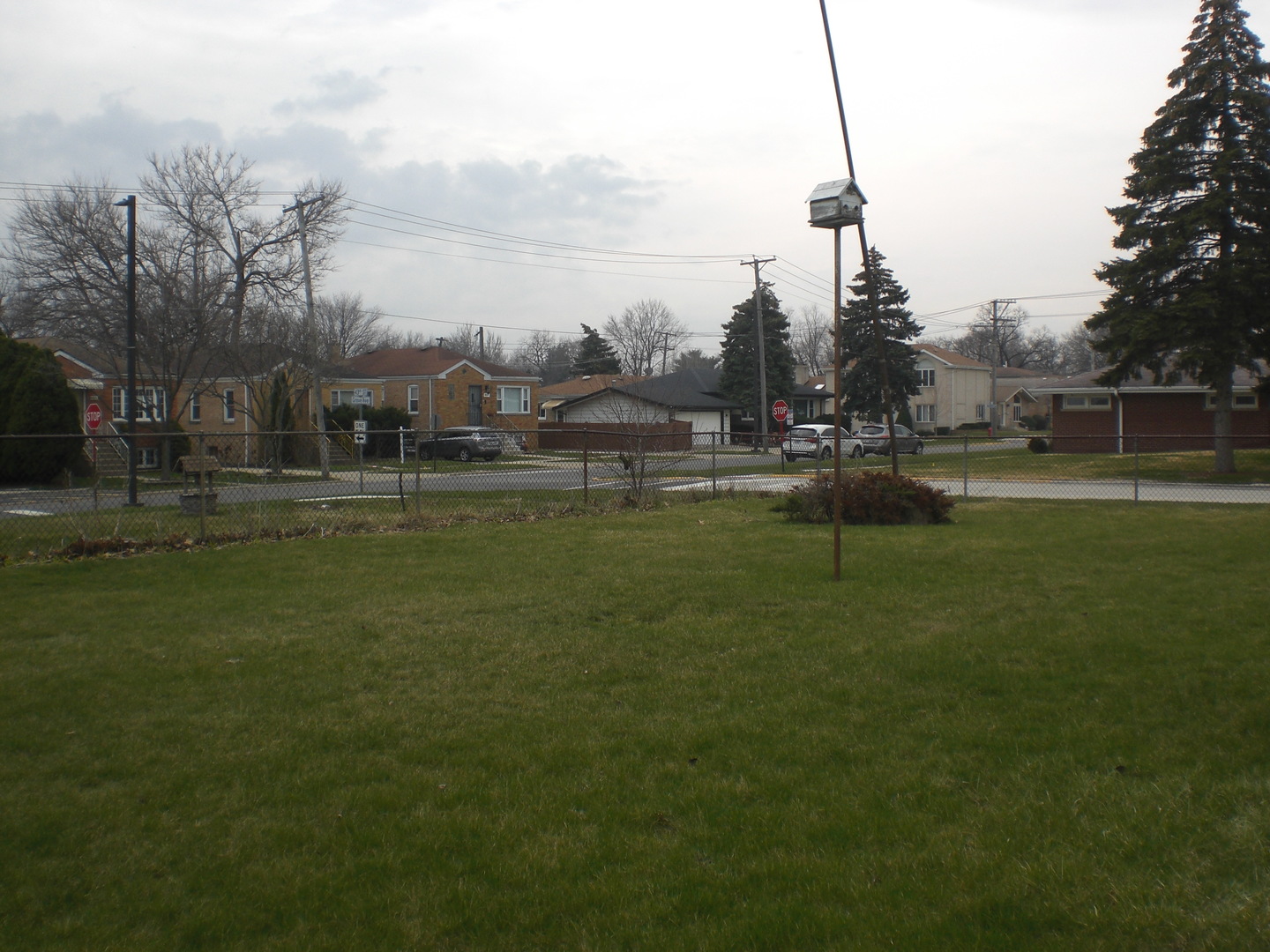 4239 Grove Avenue Stickney, IL 60402 - Photo 5 of 9 a view of a lake with houses