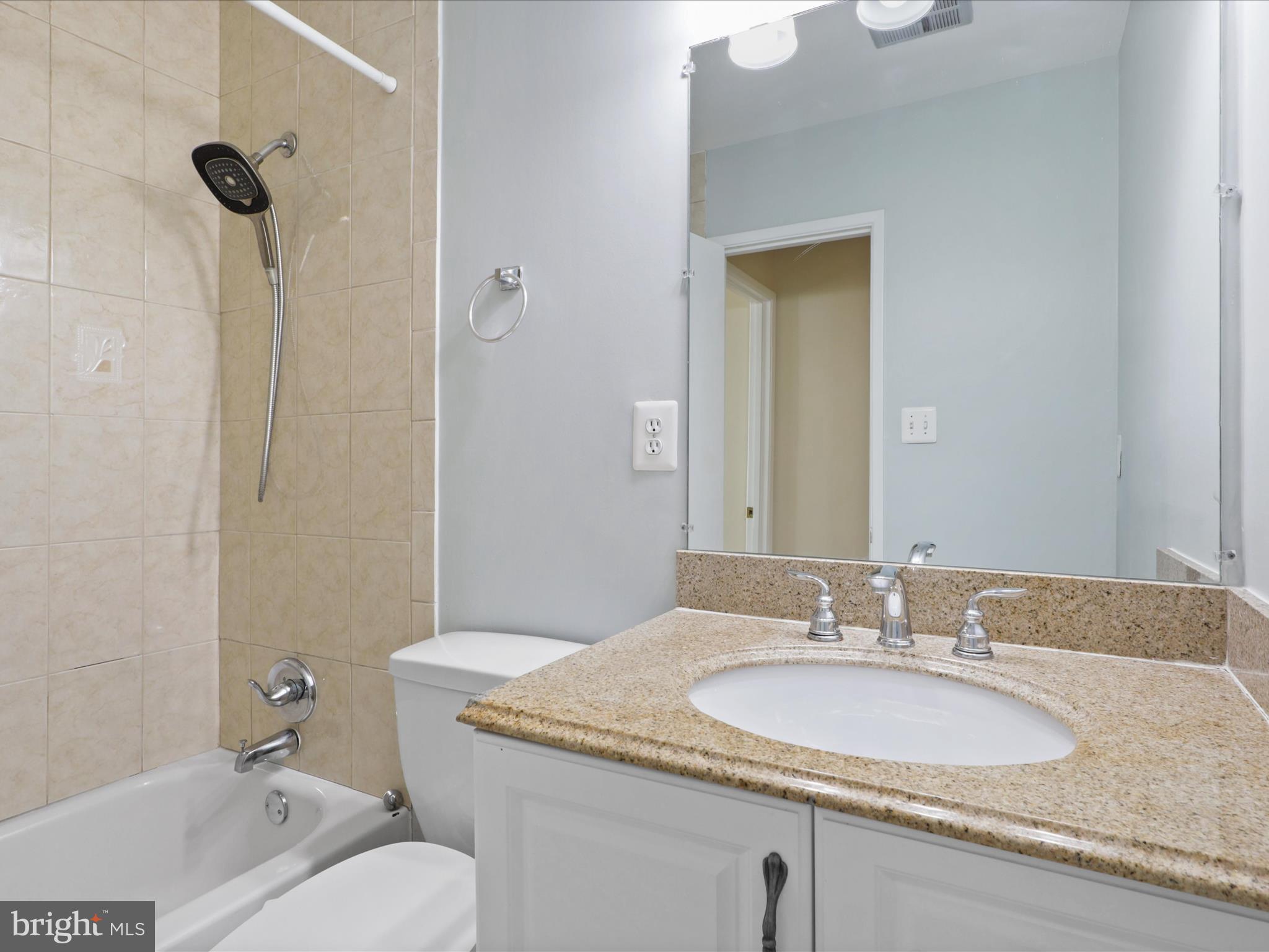 2425 Southgate Square Reston, VA 20191 - Photo 20 of 50