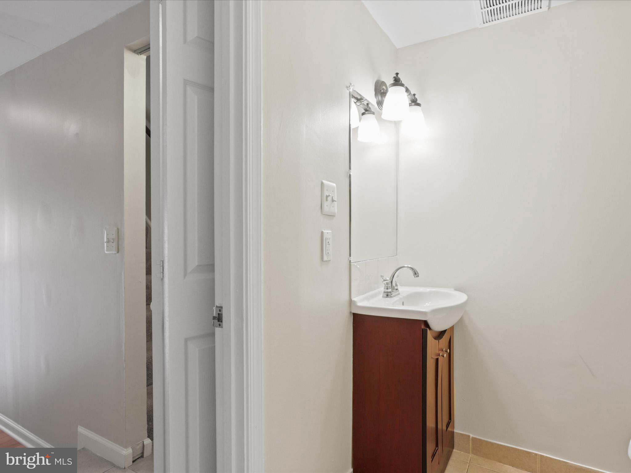 2425 Southgate Square Reston, VA 20191 - Photo 21 of 50