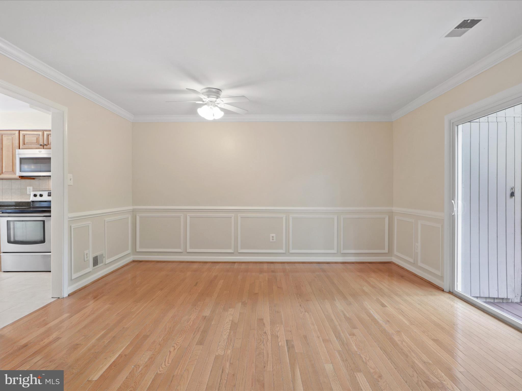 2425 Southgate Square Reston, VA 20191 - Photo 10 of 50