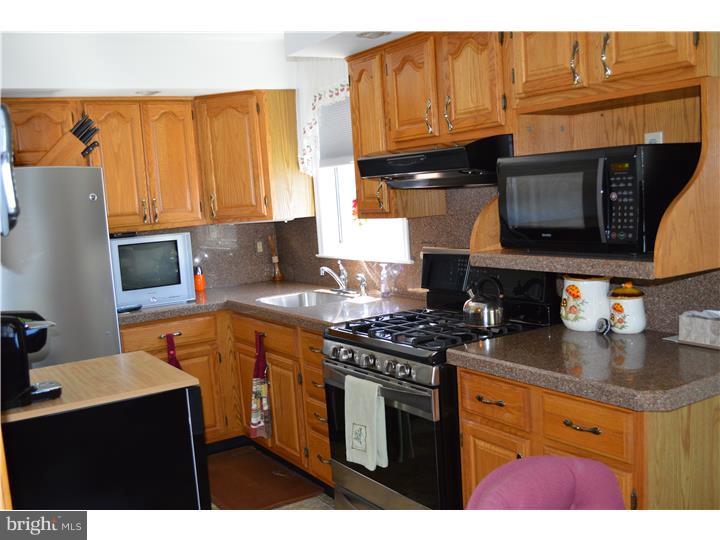 1442 Elson Road Brookhaven, PA 19015 - Photo 4 of 25 Kitchen
