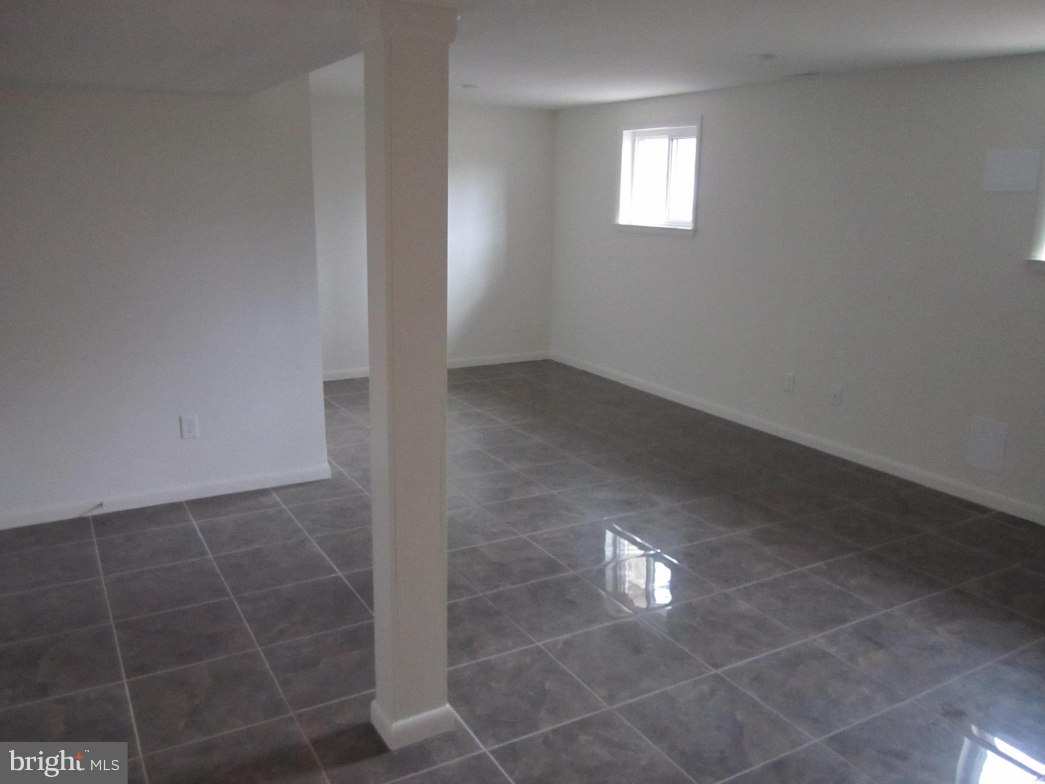 702 West Maple Road Linthicum Heights, MD 21090 - Photo 18 of 27 Family Room