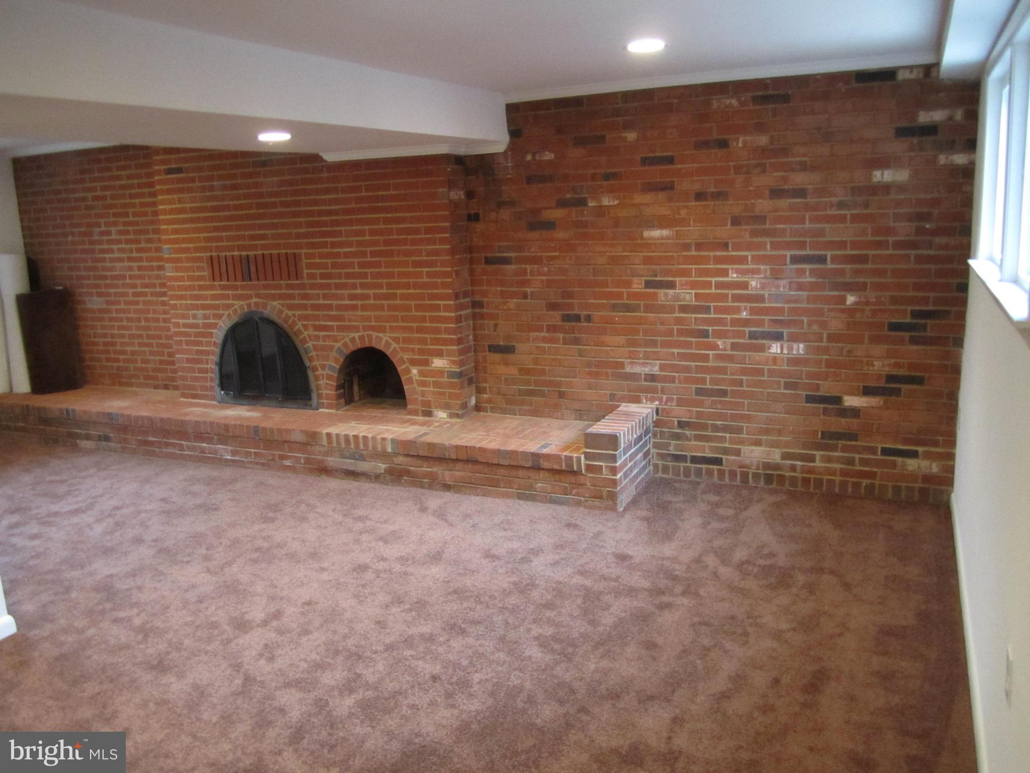 702 West Maple Road Linthicum Heights, MD 21090 - Photo 24 of 27 Family Room