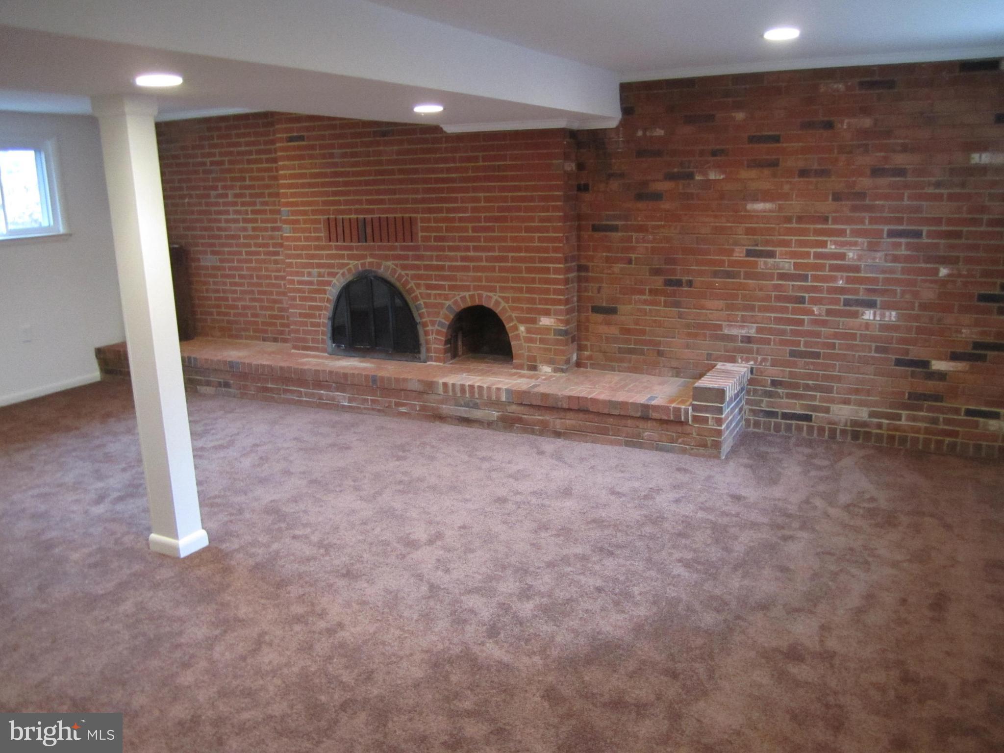 702 West Maple Road Linthicum Heights, MD 21090 - Photo 25 of 27 Family Room