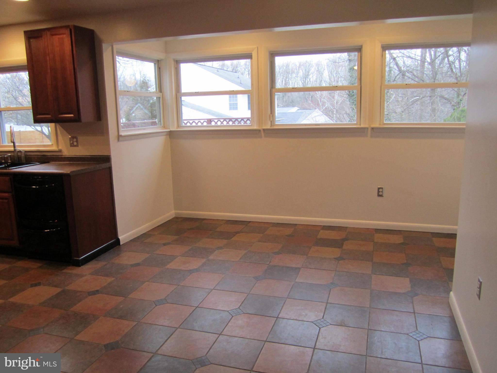 702 West Maple Road Linthicum Heights, MD 21090 - Photo 6 of 27 Dining Room