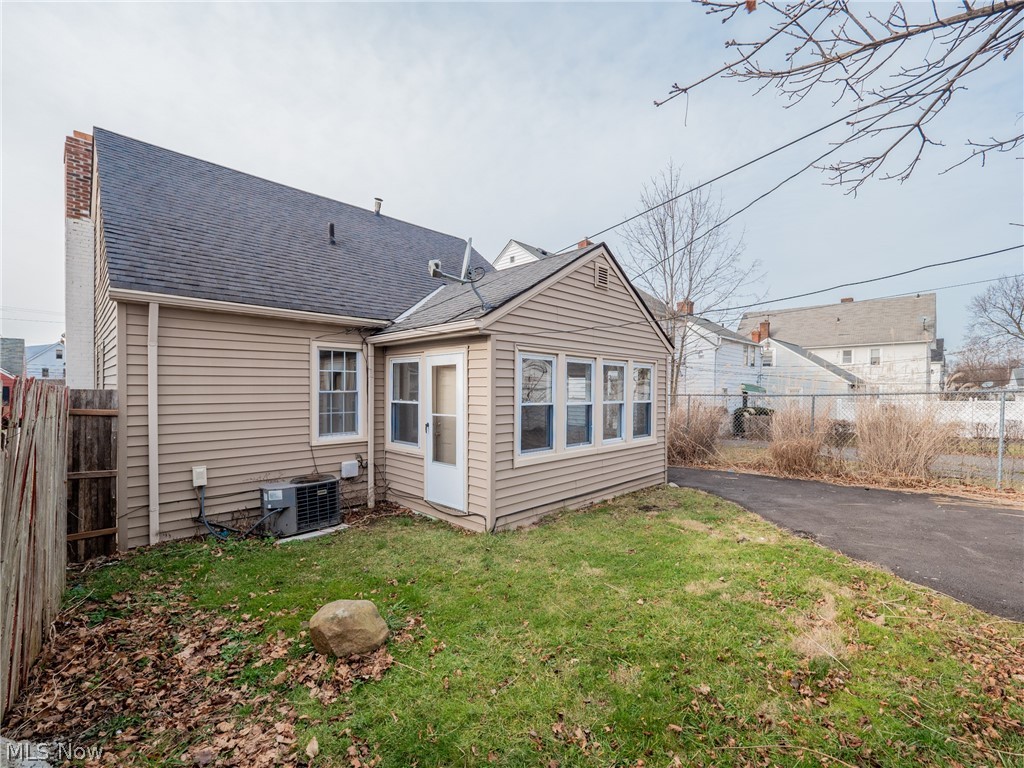 3729 Menlo Road Cleveland, OH 44120 - Photo 29 of 33