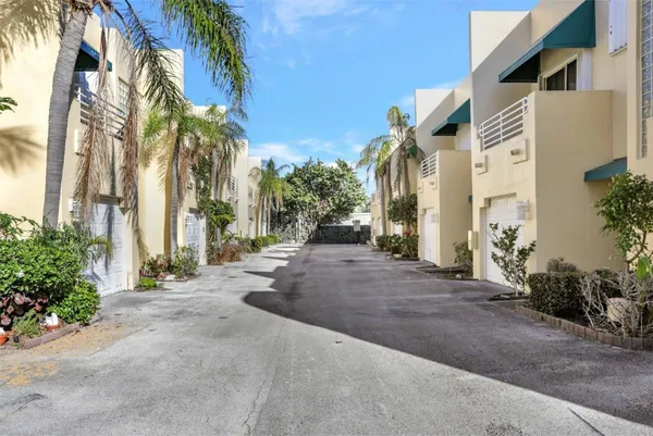 $525,000 | 3213 Northeast 16th Street, Unit 112, Pompano Beach, FL 33062