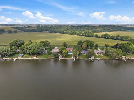 $689,000 | 1606 Gregden Shores Drive, Sterling, IL 61081