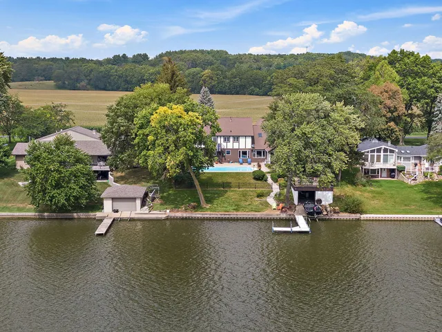 $689,000 | 1606 Gregden Shores Drive, Sterling, IL 61081