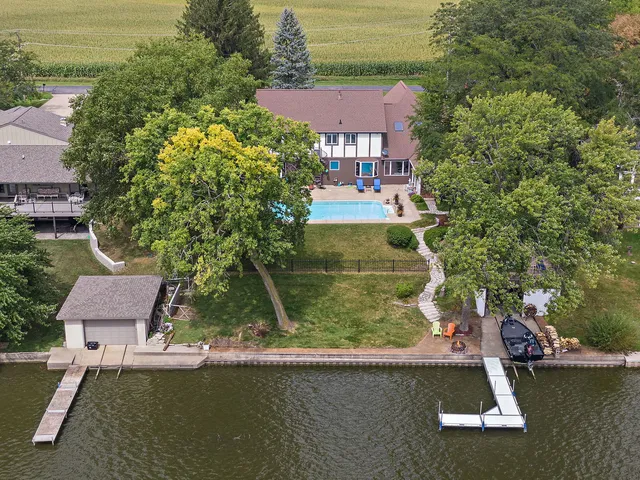 $689,000 | 1606 Gregden Shores Drive, Sterling, IL 61081