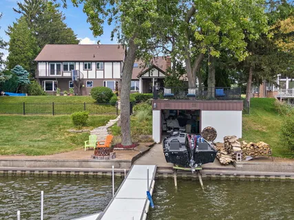 $689,000 | 1606 Gregden Shores Drive, Sterling, IL 61081