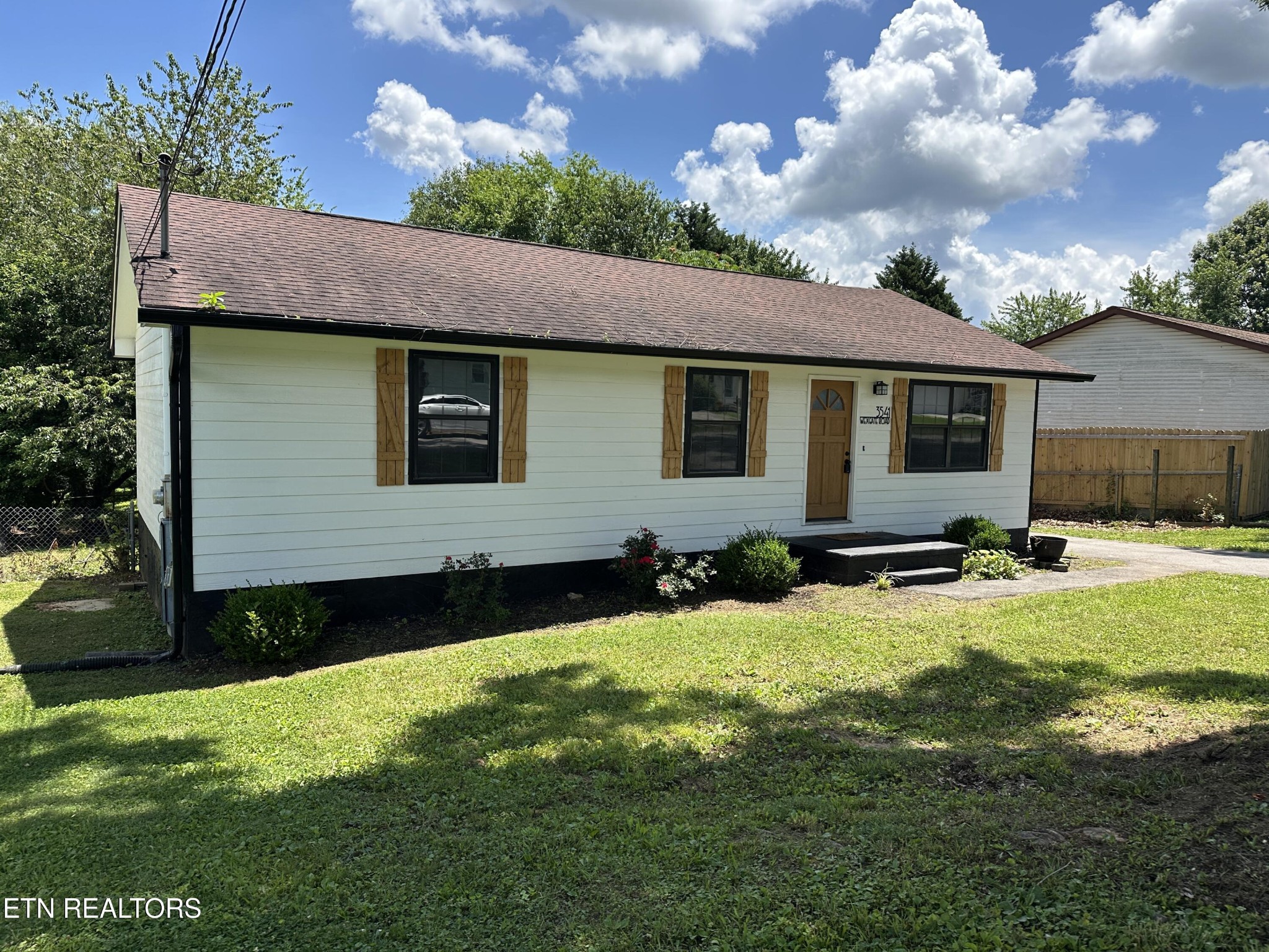 3541 Wexgate Road Knoxville, TN 37931 - Photo 3 of 18 Gallery Image 3