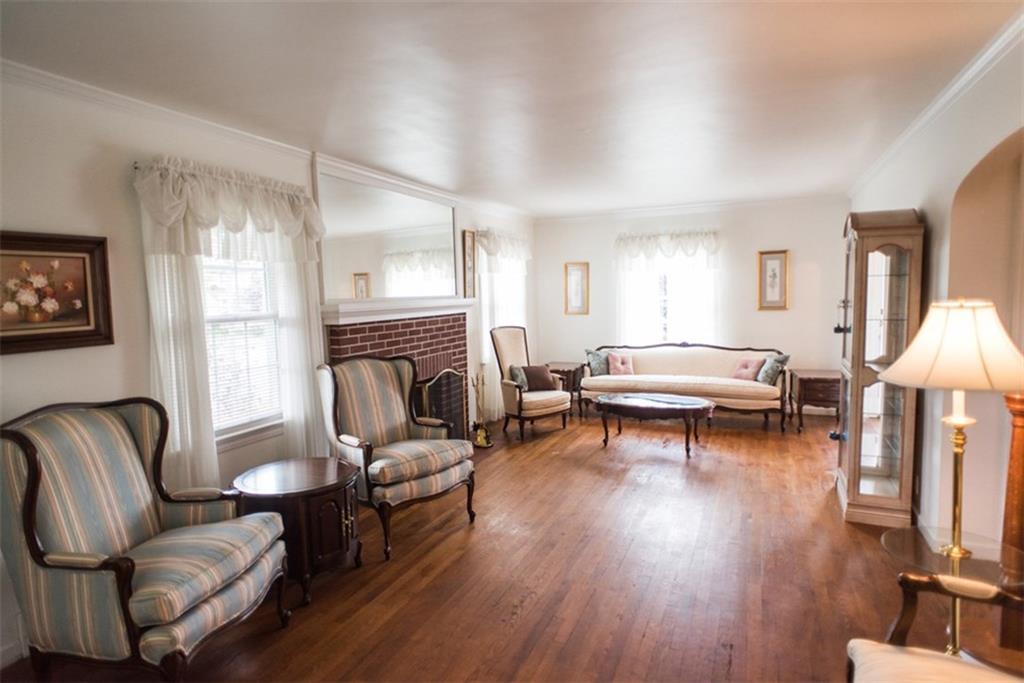 303 Chestnut Street Indiana, PA 15701 - Photo 3 of 12 Living Room