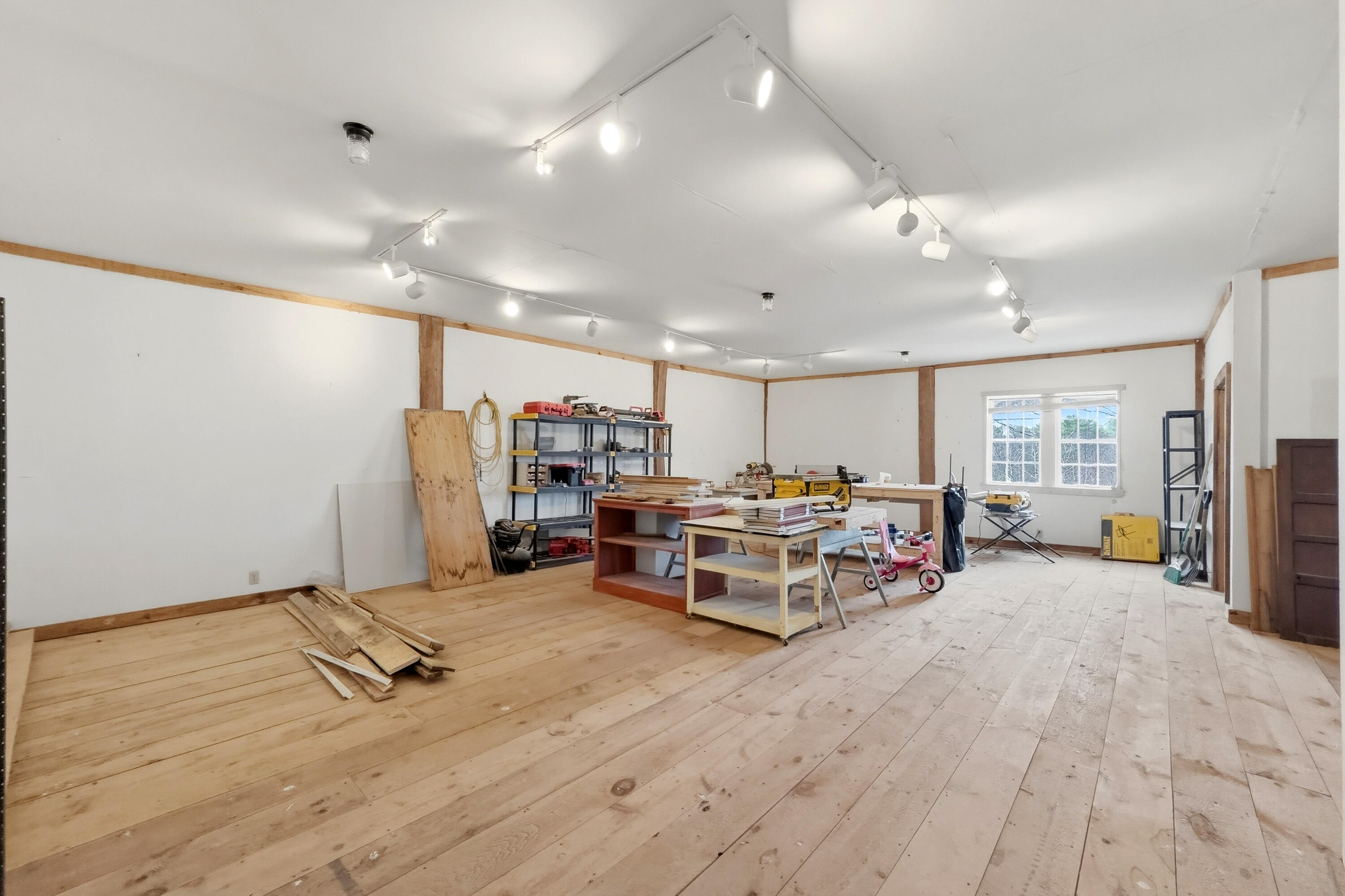 175 Quarry Road Waldoboro, ME 04572 - Photo 76 of 103 2nd story workshop