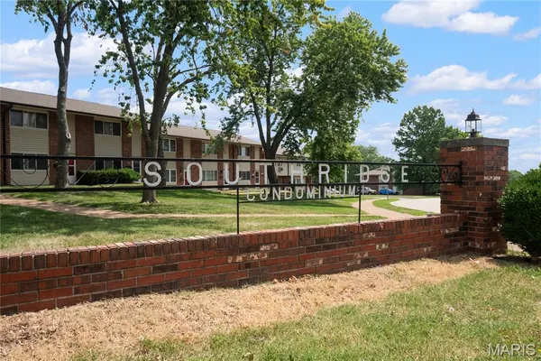 $86,000 | 9929 Bunker Hill Drive, Unit C, St. Louis, MO 63123