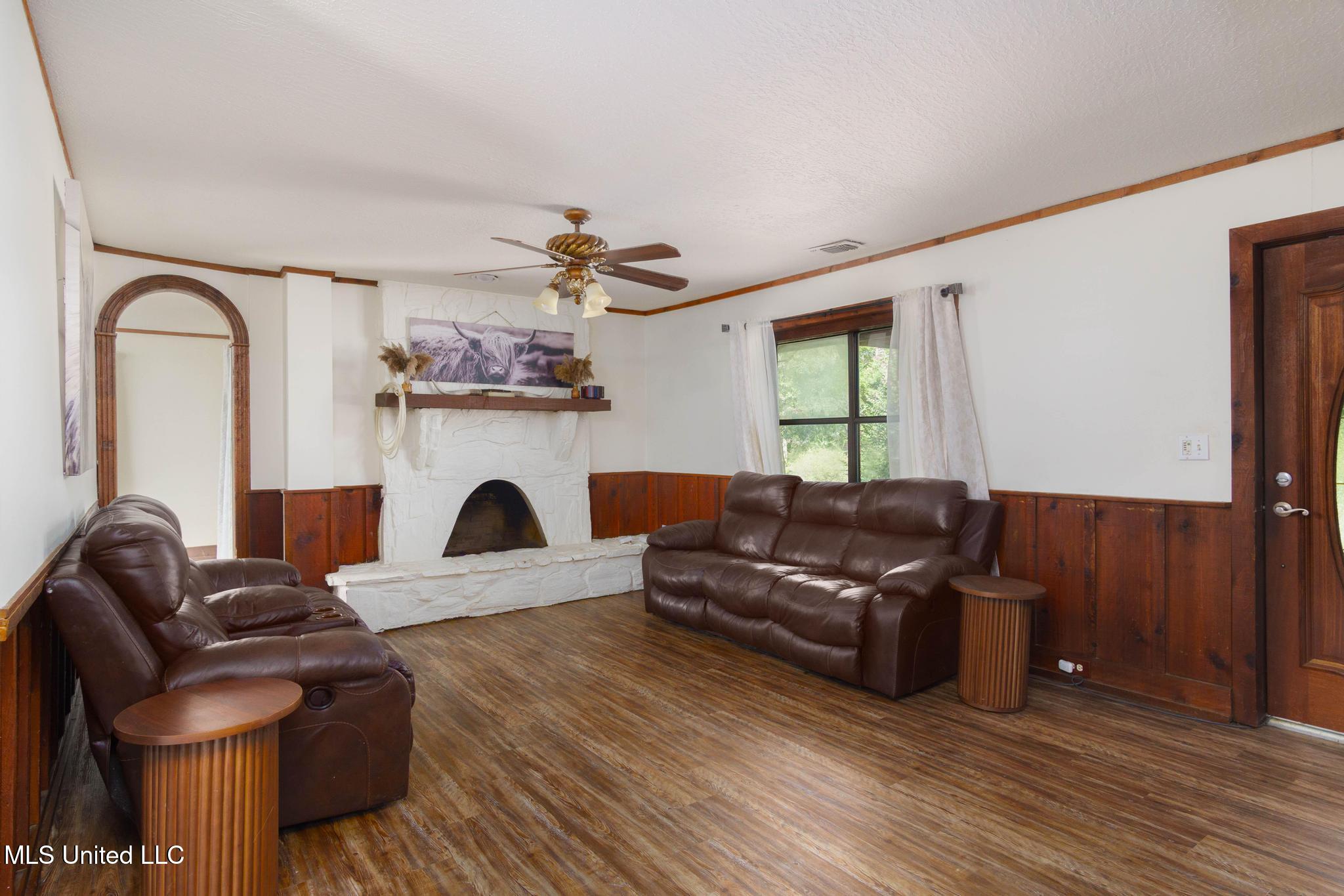 193 Lott Town Road Hattiesburg, MS 39402 - Photo 2 of 18 193 Lott Town Road-2