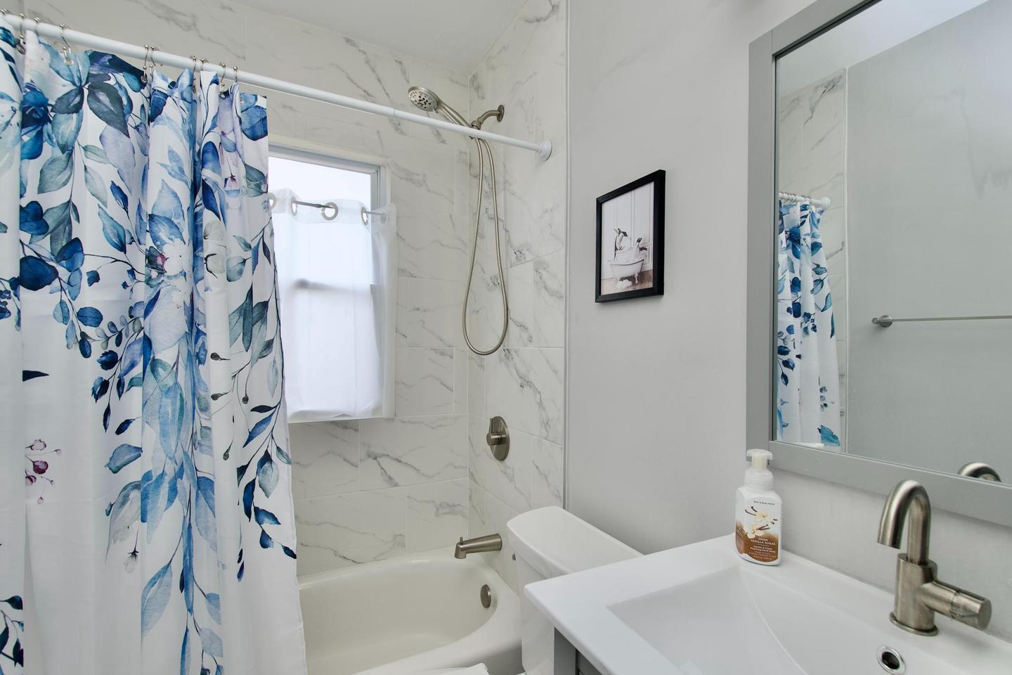 1702 Lang Place Northeast Washington, DC 20002 - Photo 13 of 29 Modern bath