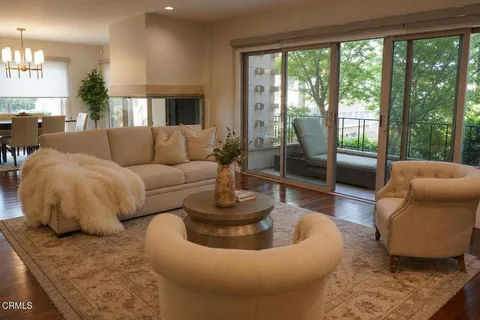 $975,000 | 1255 South Orange Grove Boulevard, Unit 4, Pasadena, CA 91105