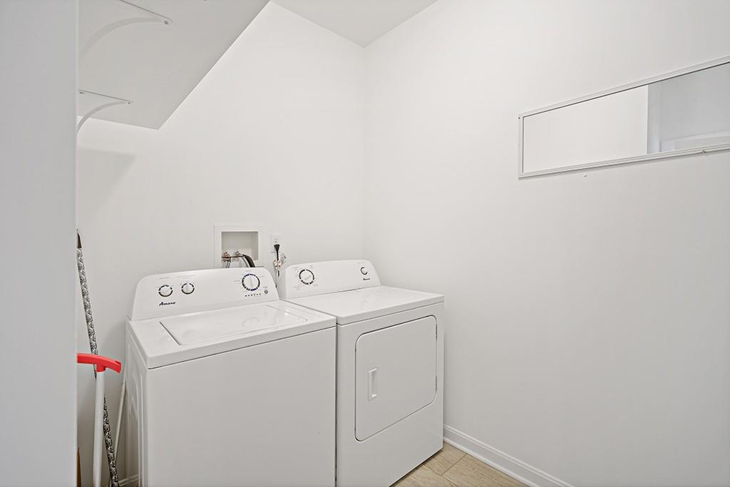 832 Highpointe Circle Pittsburgh, PA 15220 - Photo 7 of 25