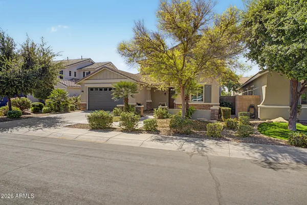 $749,800 | 2559 East Penedes Drive, Gilbert, AZ 85298