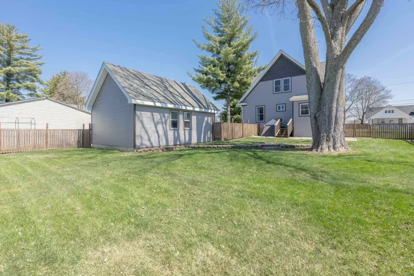 $389,900 | 903 South Main Street, Yorkville, IL 60560