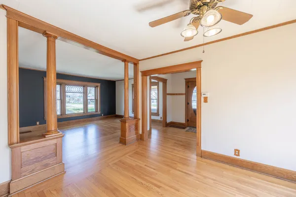 $389,900 | 903 South Main Street, Yorkville, IL 60560