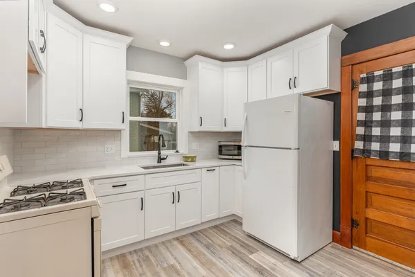 $389,900 | 903 South Main Street, Yorkville, IL 60560