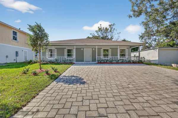 $2,500 | 2205 South 33rd Street, Fort Pierce, FL 34947