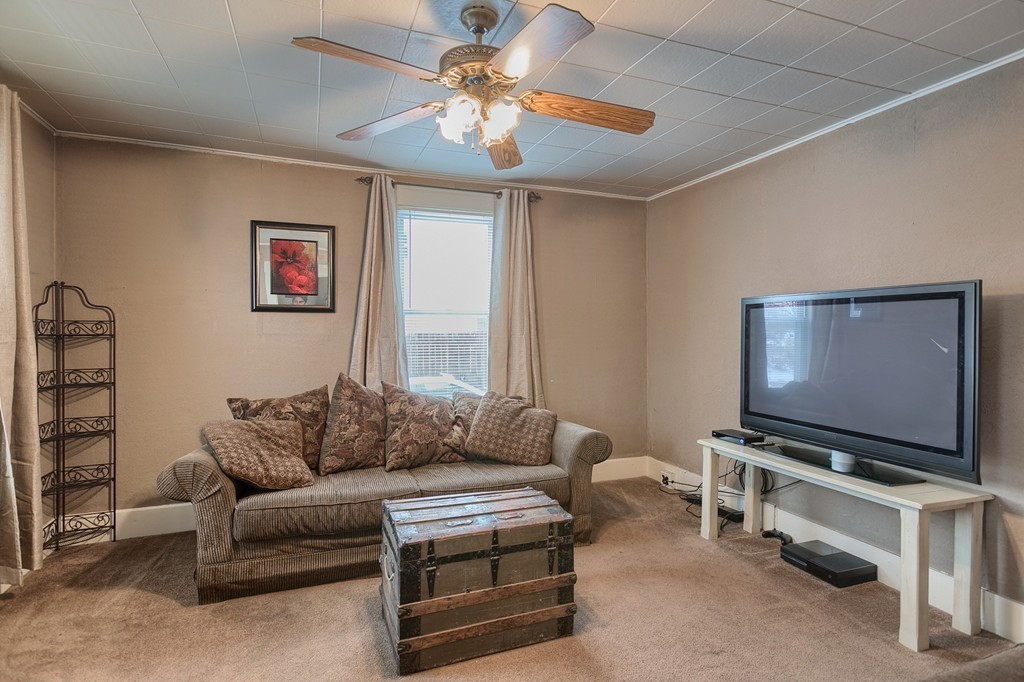 36 West Meadow Road Lowell, MA 01854 - Photo 4 of 20 Gallery Image 4