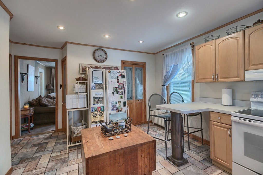 36 West Meadow Road Lowell, MA 01854 - Photo 7 of 20 Gallery Image 7