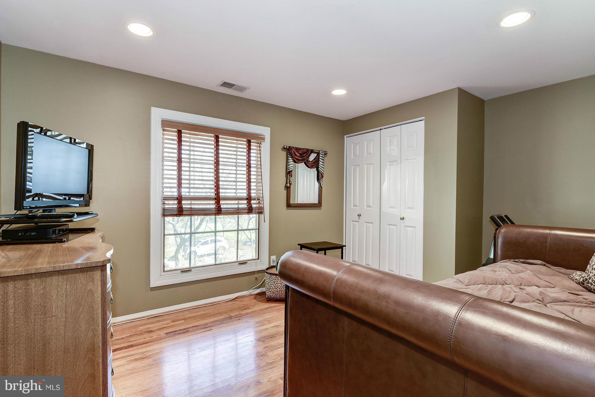 10814 Old Coach Road Potomac, MD 20854 - Photo 22 of 29 Bedroom