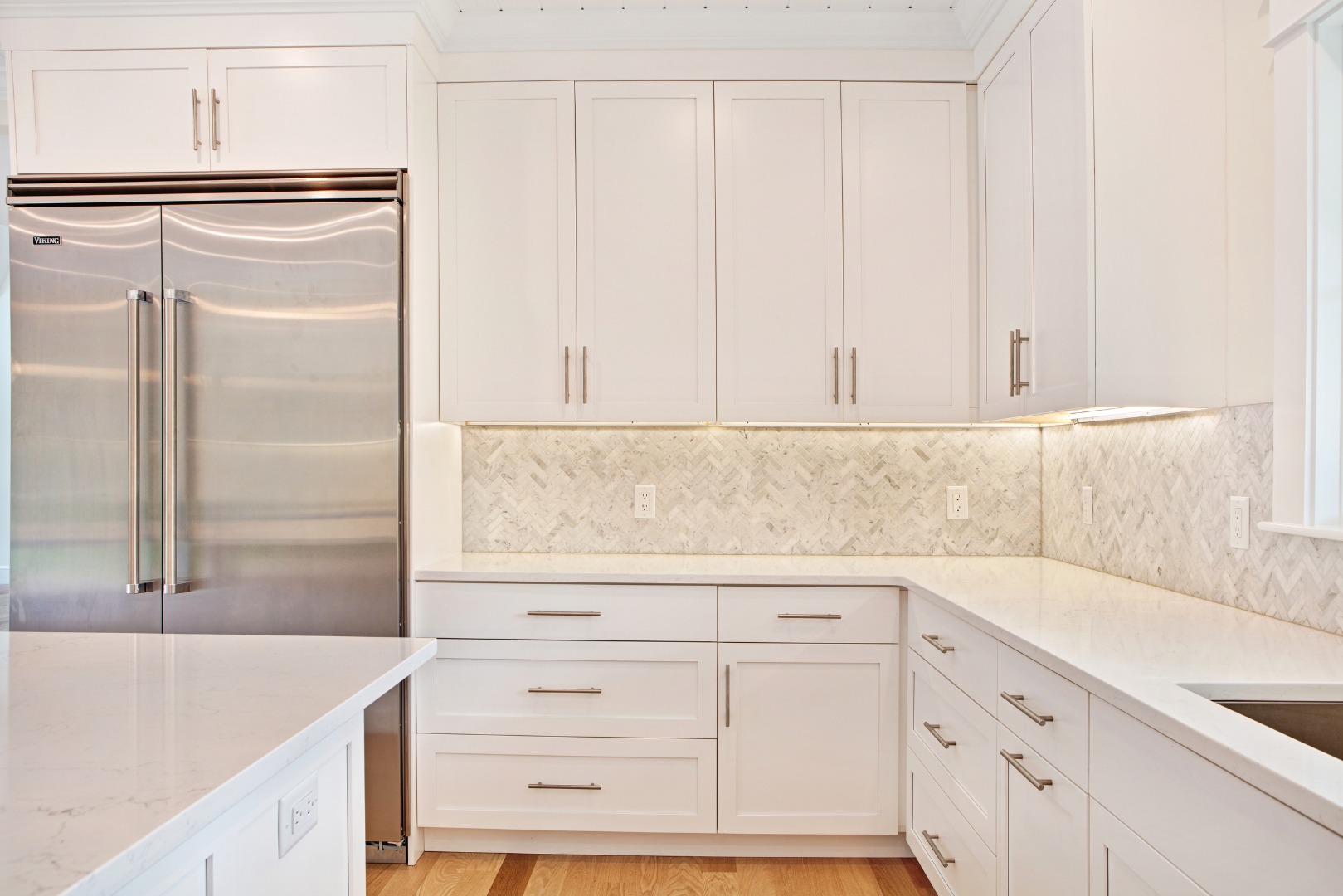 1 Wilsons Lane Edgartown, MA 02539 - Photo 9 of 18 a view of a kitchen with cabinets