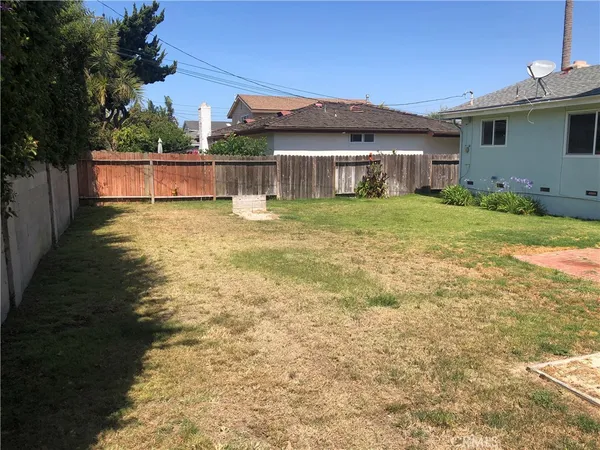 $5,900 | 9352 Mokihana Drive, Huntington Beach, CA 92646