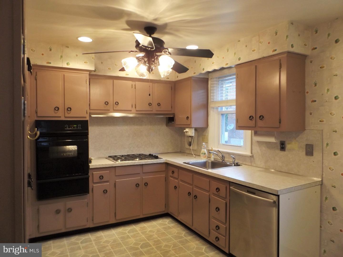 1805 Fox Chase Road Philadelphia, PA 19152 - Photo 8 of 25 Gallery Image 8