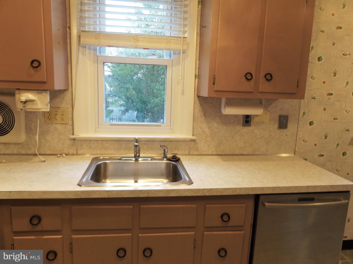 1805 Fox Chase Road Philadelphia, PA 19152 - Photo 9 of 25 Gallery Image 9